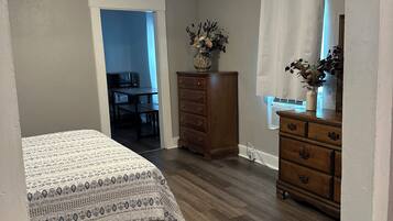 1 chambre, fer et planche Ă repasser, Wi-Fi gratuit, draps fournis