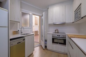 Private kitchen - AJ-6 Nice renovated apartment with pool (Calella de Palafrugell)