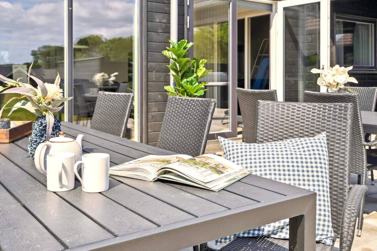 ハウス | 屋外ダイニングエリア