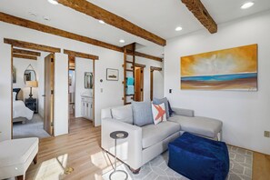2 chambres, bureau, fer et planche à repasser, Wi-Fi gratuit