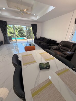 Interior - Quiet family-friendly villa in the city center (Chang Wat Surat Thani)