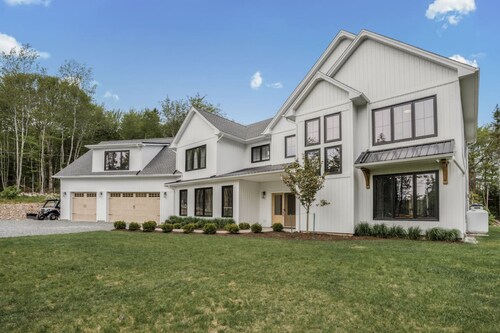 Lakefront Luxury Retreat w Heated Pool and Arcade