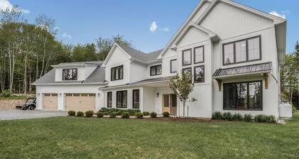 Lakefront Luxury Retreat w Heated Pool and Arcade