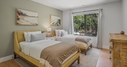 Lakefront Luxury Retreat w Heated Pool and Arcade