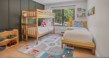 Lakefront Luxury Retreat w Heated Pool and Arcade