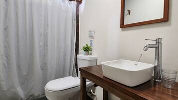 Standard Double Room, Non Smoking, City View | Bathroom | Shower, towels, soap, shampoo