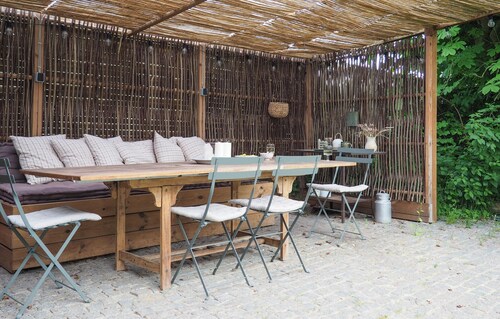 2 bedroom gorgeous home in Bogø By