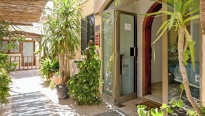 Unclassified image, 4 of 27, button - Sefranda Near St.Julian's Ensuite Room 7, San Gwann, Malta (San Gwann)