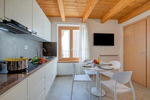 Dining - Residenza Lugana - Apt 4, Peschiera del Garda, Italy (Peschiera del Garda)