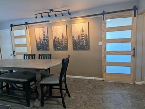 Dining - House @ Chip-Wa Lodging (Hunter)
