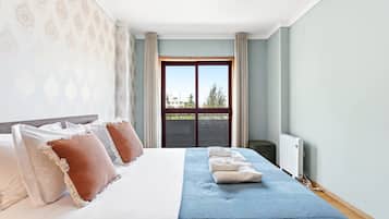3 Schlafzimmer, BĂŒgeleisen/BĂŒgelbrett, Internetzugang, BettwĂ€sche