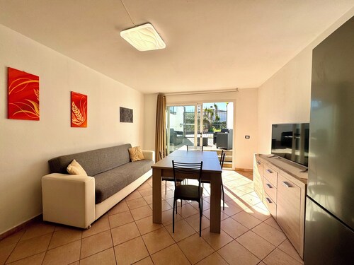 "Paradise Sea Breeze Apartment"