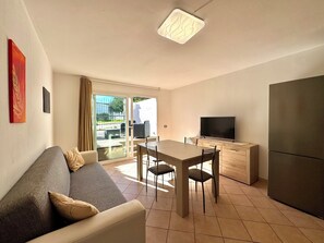 Living area - "Paradise Sea Breeze Apartment" (Tortolì)