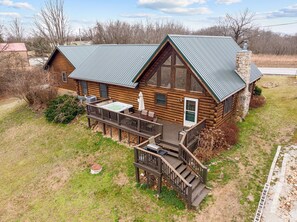 Terrace/patio - Pet-Friendly Hot Tub Cabin Near Thunder Ridge • Sleeps 8 (Ridgedale)