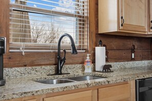 Interior - Pet-Friendly Hot Tub Cabin Near Thunder Ridge • Sleeps 8 (Ridgedale)