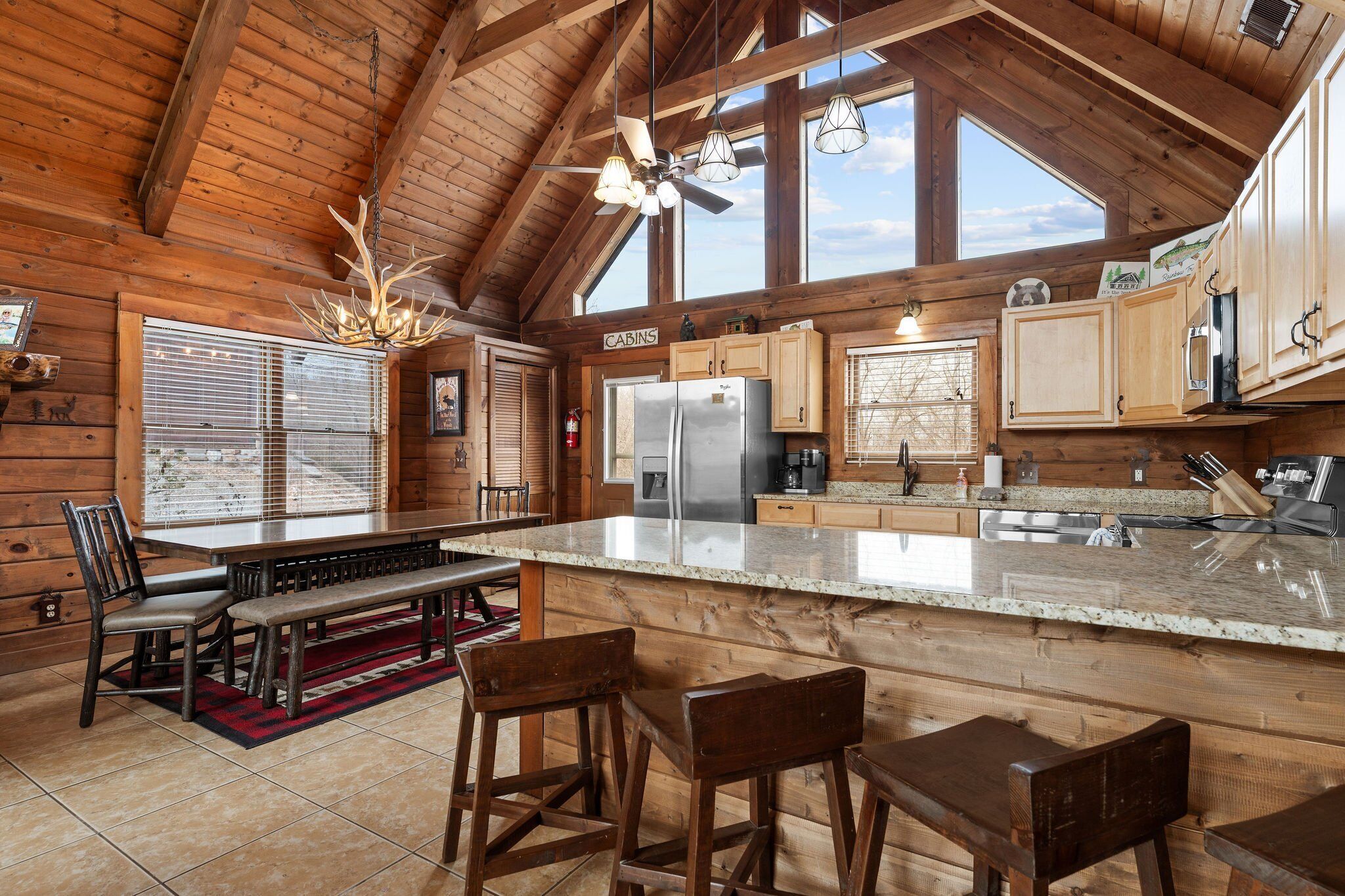 Refrigerador, microondas, parrilla de estufa y lavavajillas 