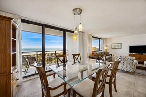 Dining - Oceanview 3BR Condo - Beautiful Pool on Amelia Island (Fernandina Beach)