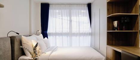 Luxury Studio | Desk, free WiFi