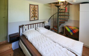 4 bedrooms, travel cot, free WiFi
