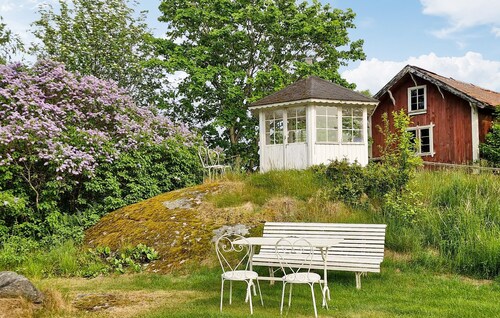 Beautiful home in Gräddö with WiFi