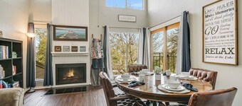 Lake Life Retreat | Cozy Condo | Sleeps 10