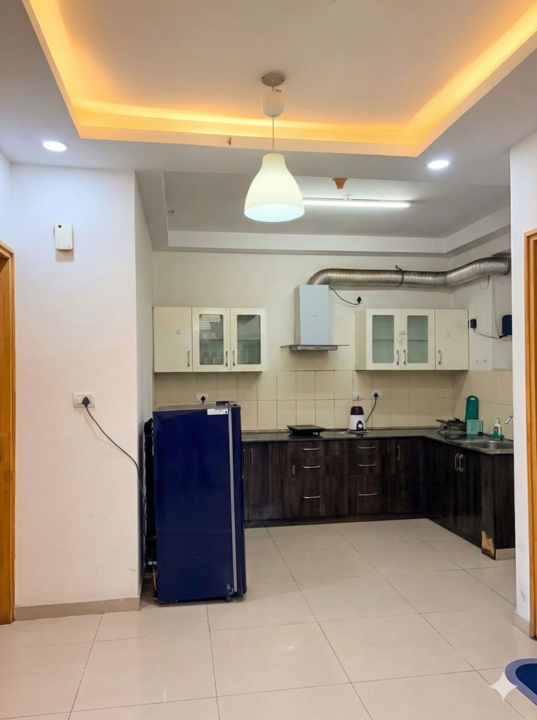 Fridge, cookware/dishes/utensils