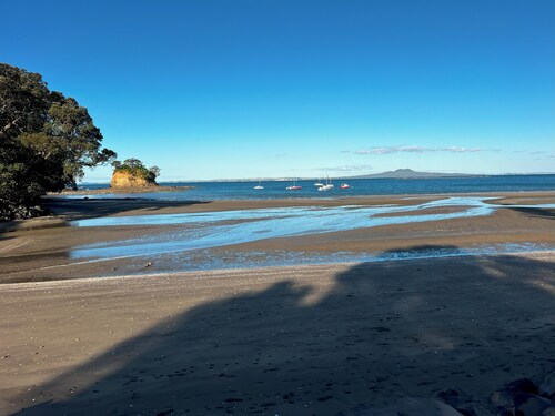 Seaside Elegance - Business or Leisure