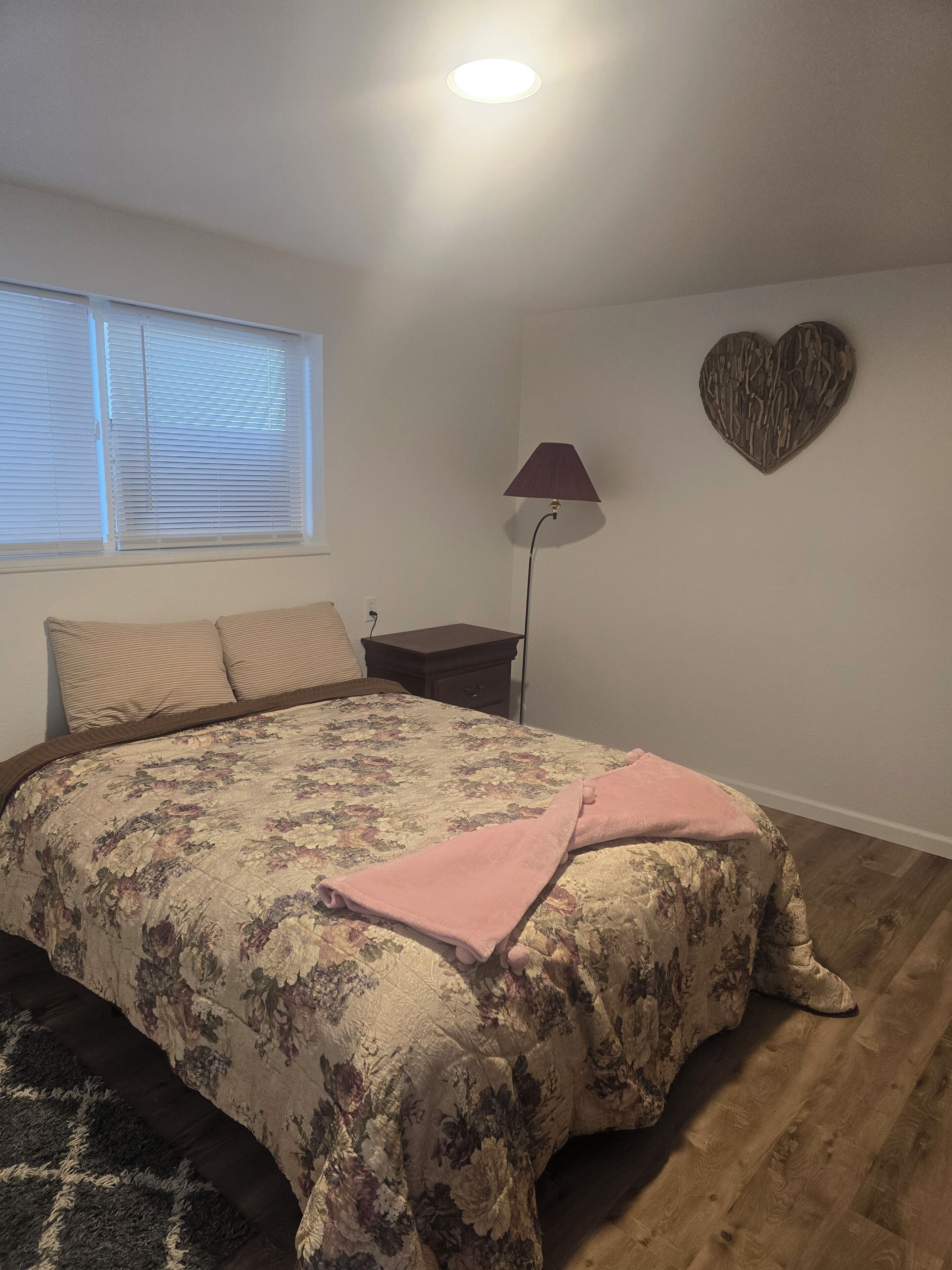 3 quartos, ferros/tábuas de passar roupa, Wi-Fi, roupa de cama