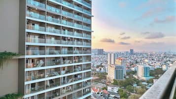 Apartment, 2 Bedrooms, City View | Property grounds