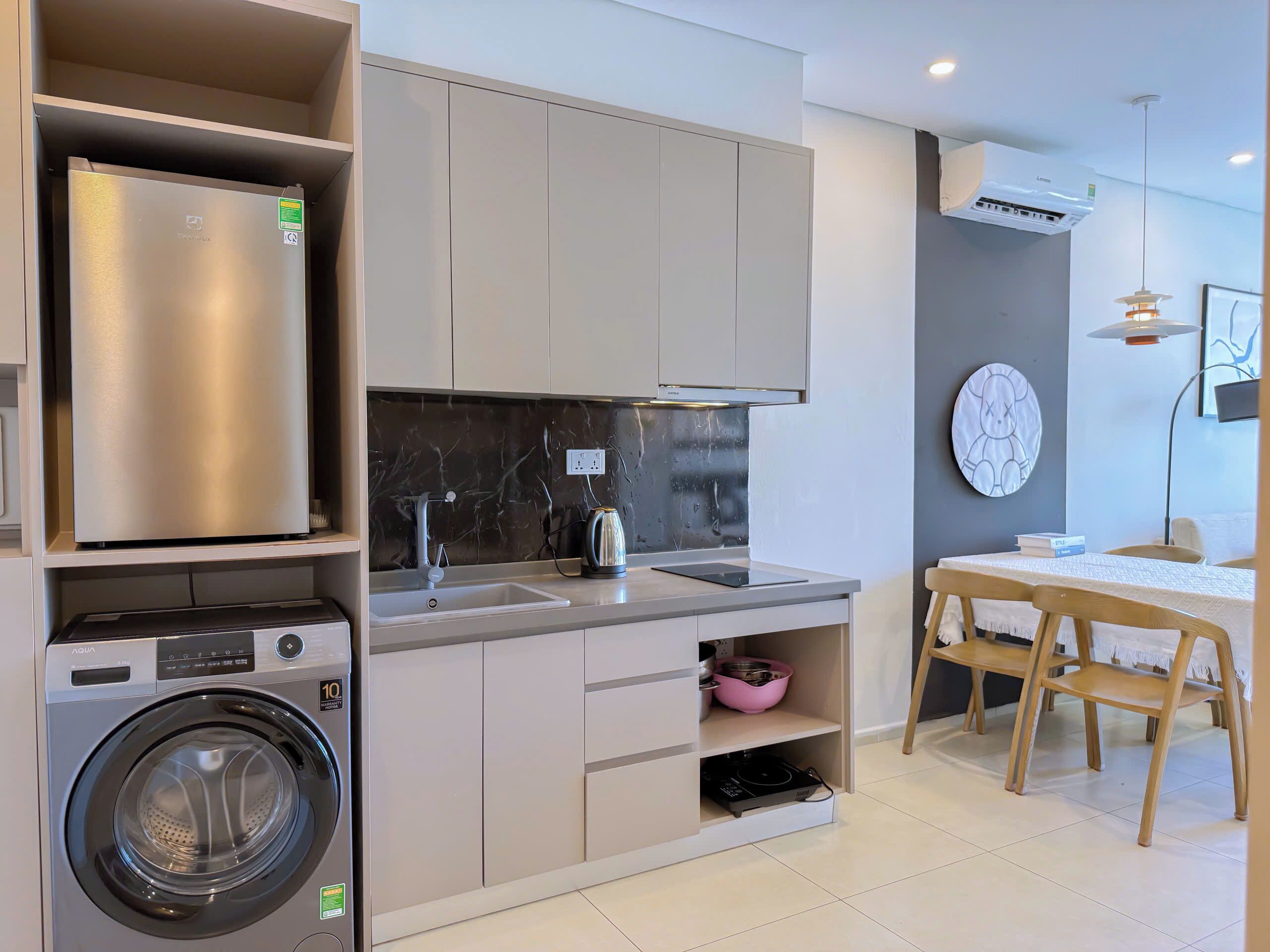 Appartement, 2 chambres, coin cuisine, vue jardin | Cuisine privée | Micro-ondes, plaque de cuisson