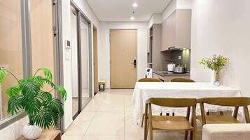 Apartment, 2 Schlafzimmer, Stadtblick | Speisen