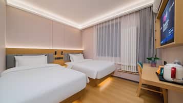 Luxury-Doppel- oder -Zweibettzimmer | Zimmersafe, laptopgeeigneter Arbeitsplatz, Verdunkelungsvorhänge