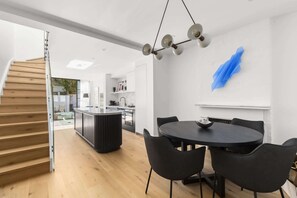 Dining - Bright 2 Bed House in Surry Hills (Surry Hills)