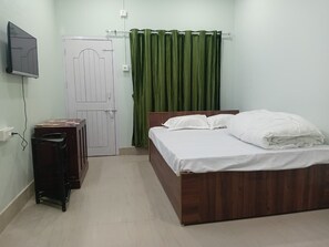 Basic Double Room, City View - Mayra Lodge (Guwahati)