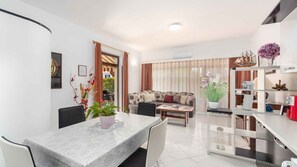 Dining - Holiday apartment mit Klimaanlage und Terrasse (Vrsar)