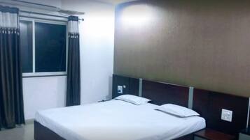 Standard Double Room, City View | Desk, free WiFi