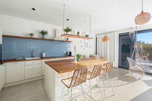 Fridge, stovetop, coffee/tea maker - Holiday apartment with pool and outdoor kitchen (Vranići/Poreč)