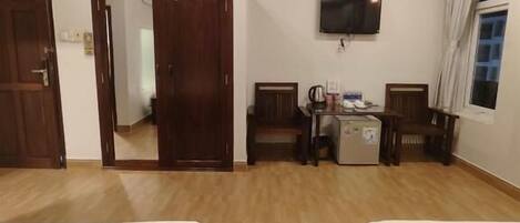 Deluxe Triple Room, City View