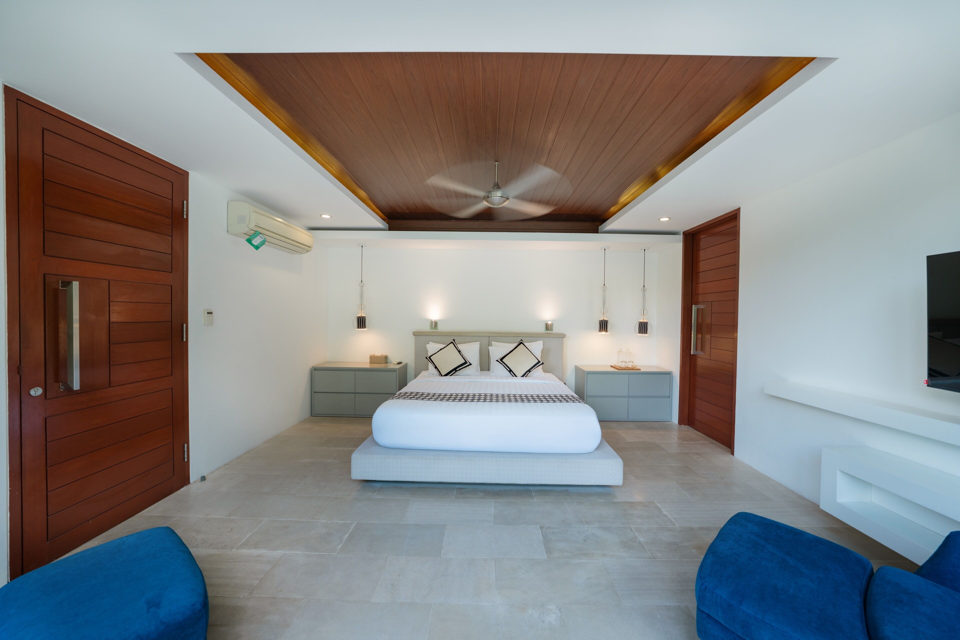 Deluxe Apartment, 1 Queen Bed, Non Smoking, Air conditioning | Premium bedding, in-room safe, soundproofing, iron/ironing board