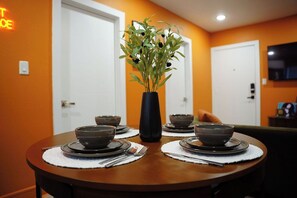 Dining - The Tangerine Retreat - Retro Dallas Downtown Vibe (Dallas)