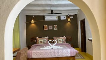 Superior Double Room, City View | Desk, free WiFi