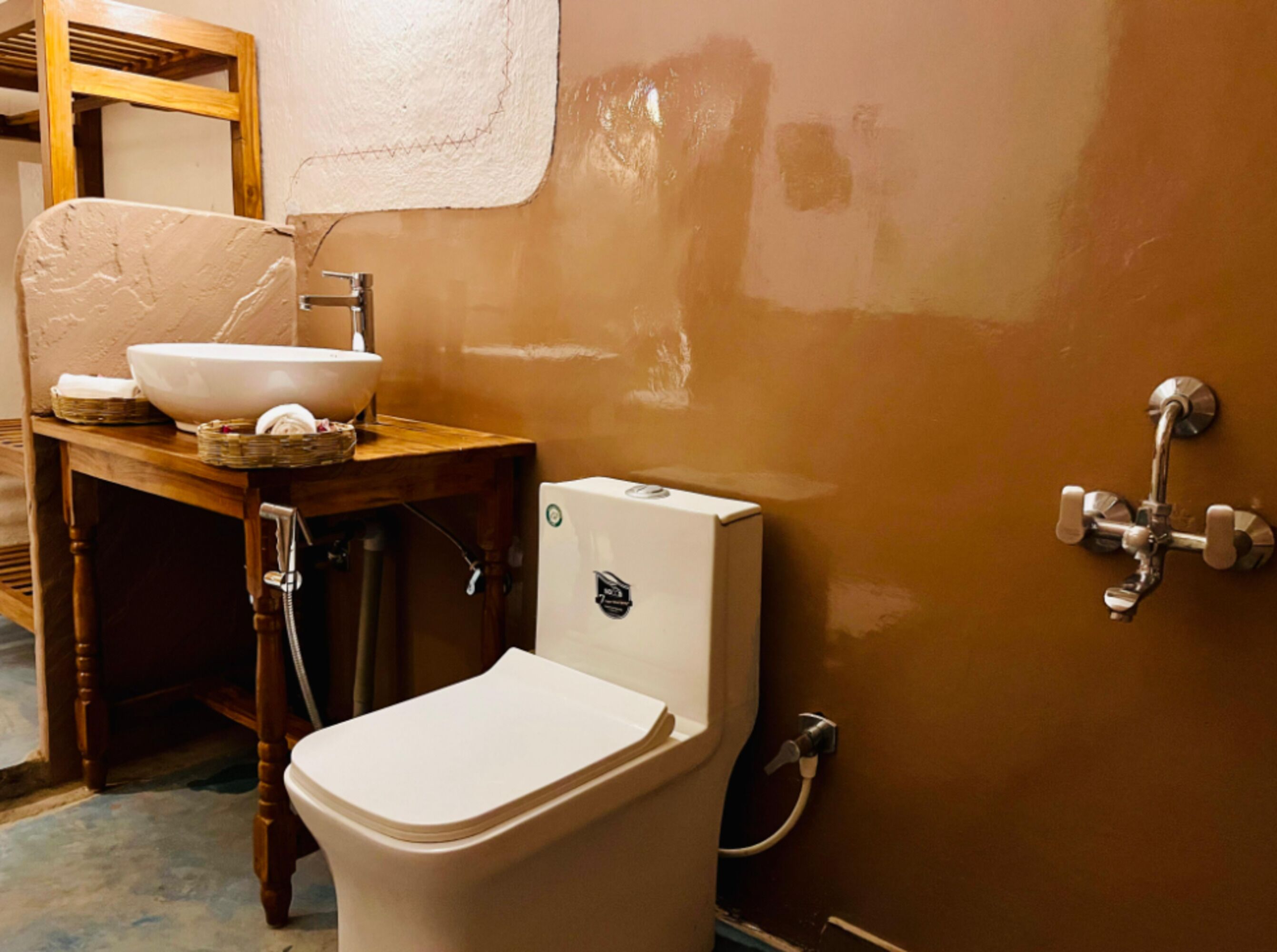 Deluxe Double Room, City View | Bathroom | Shower, free toiletries, towels