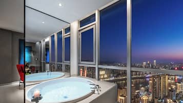 180° River View Family Room (1 King + 1 Sofa Bed) | Bathroom | Free toiletries, hair dryer, bathrobes, slippers