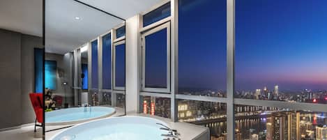 Family Room, River View | Bilik Mandi | Kelengkapan dandanan diri percuma, pengering rambut, jubah mandi