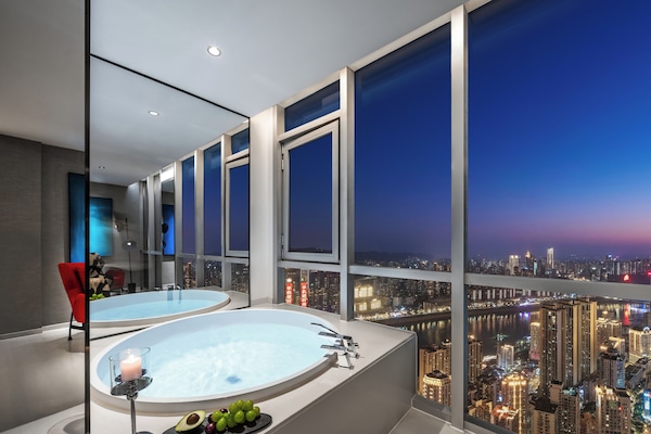 180° River View Family Room (1 King + 1 Sofa Bed) | Bathroom | Free toiletries, hair dryer, bathrobes, slippers