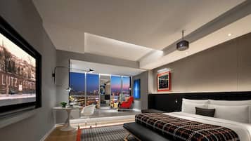 180° River View King Room (Window-side Private Hot Tub) | Down duvets, in-room safe, blackout curtains, soundproofing