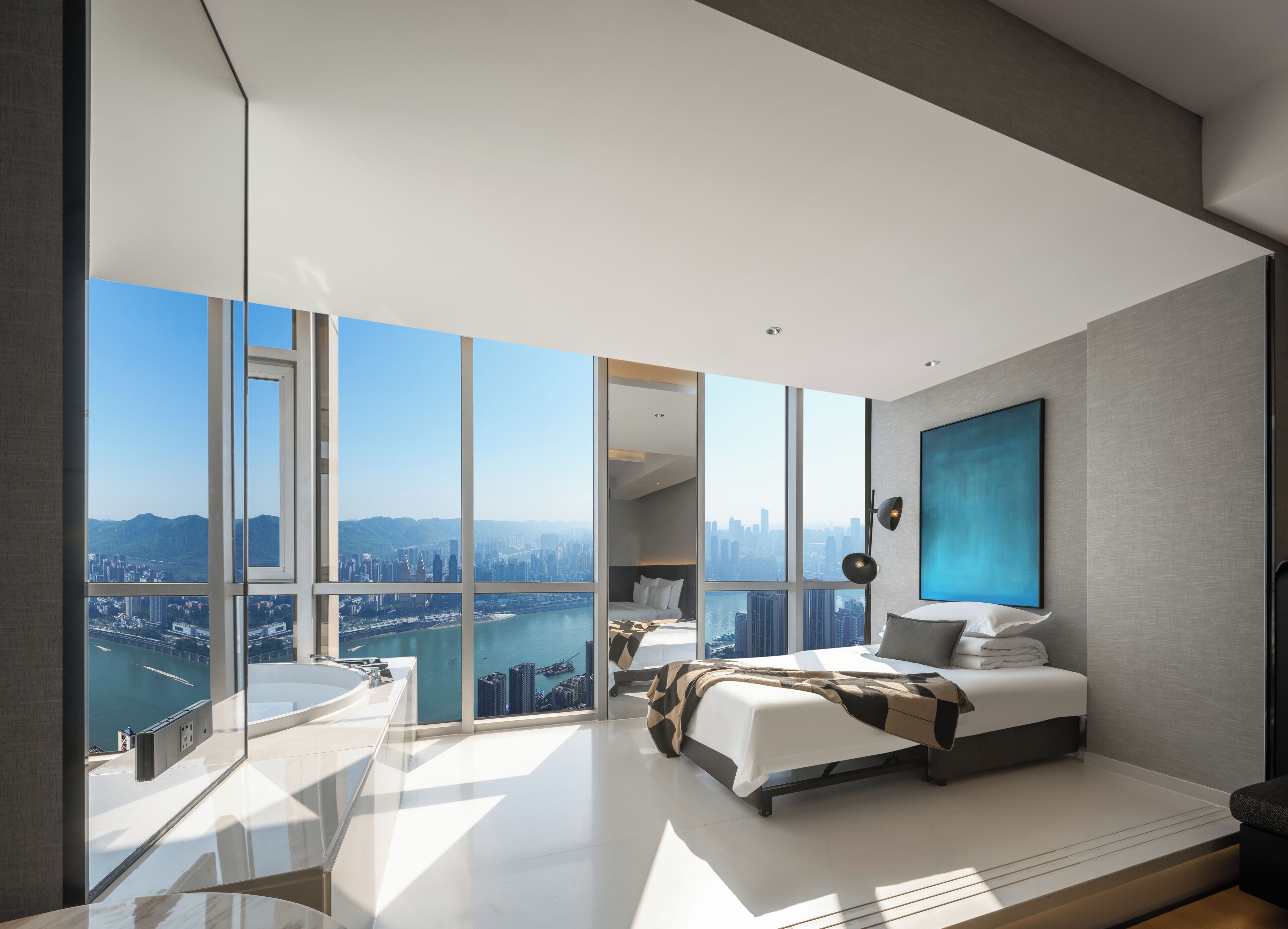 Habitación familiar, vistas al río | Caja fuerte, cortinas opacas, sistema de insonorización