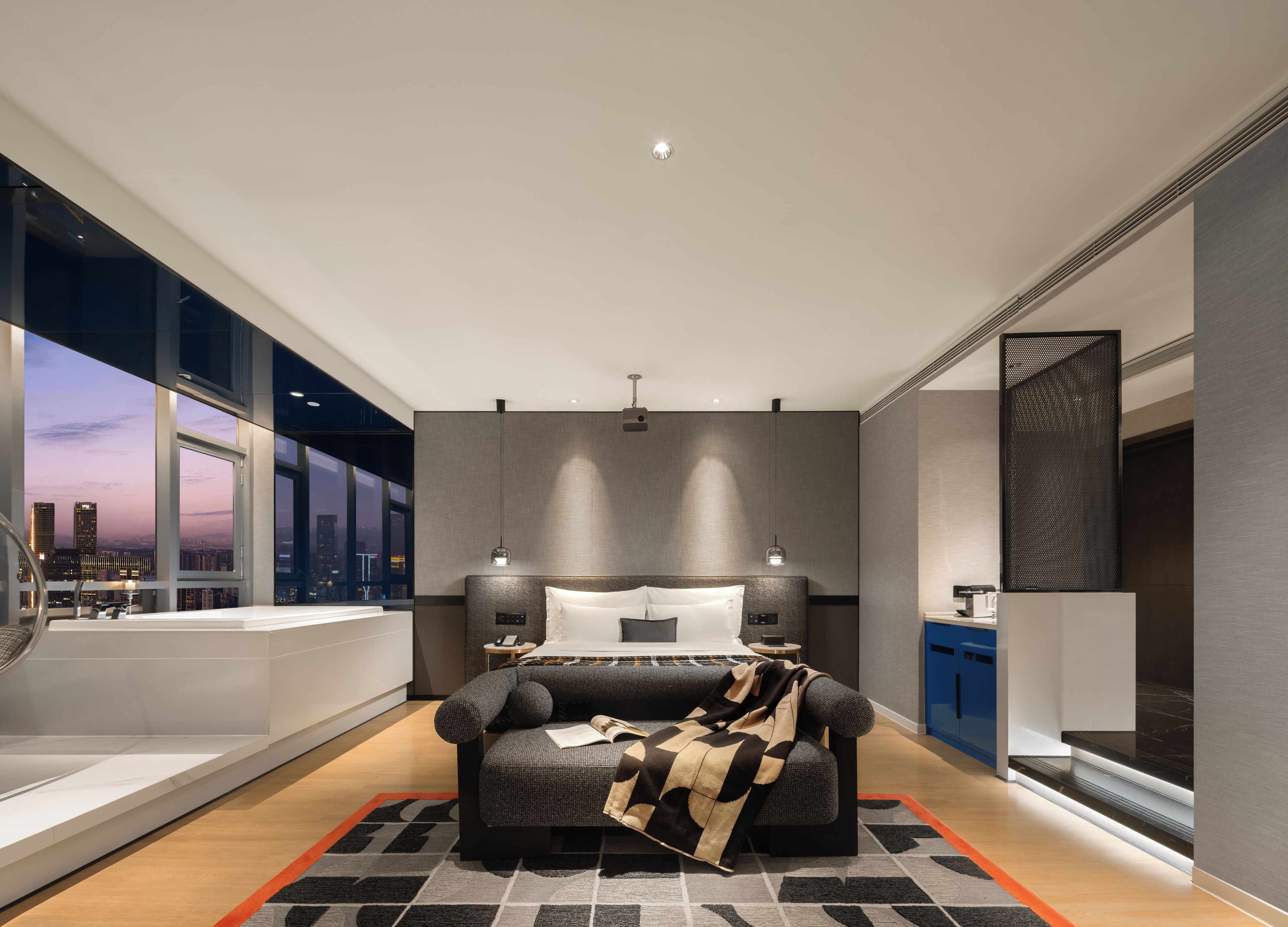 Suite panorámica, sauna, vistas al río | Edredones de plumas, caja fuerte, cortinas opacas