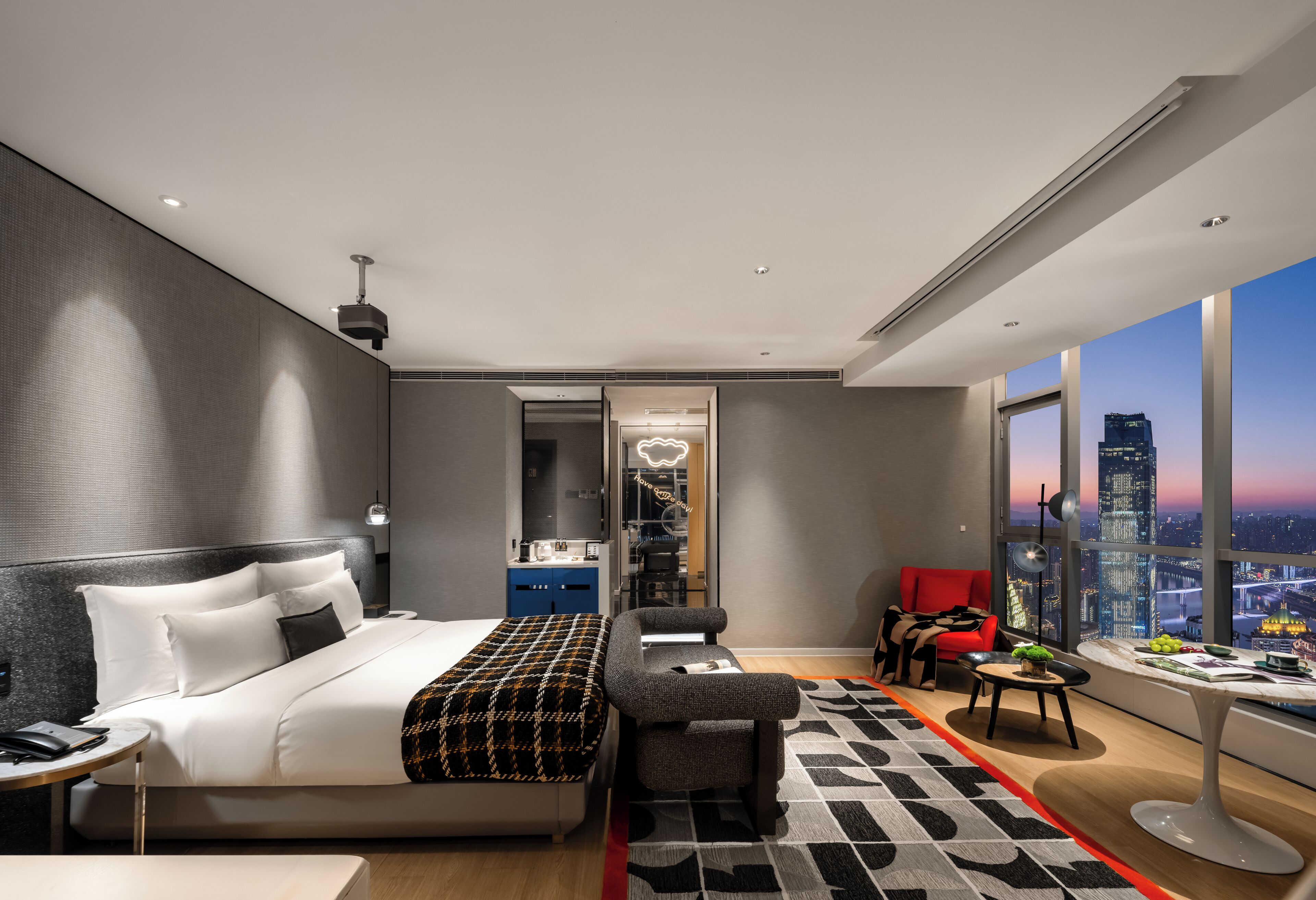 Panoramic-Suite, Sauna, Flussblick | Zimmersafe, Verdunkelungsvorhänge, schallisolierte Zimmer