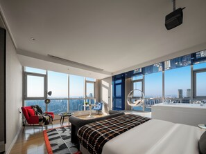 270° River View Deluxe Suite A (Oversized Private Hot Tub & Sauna) | Down comforters, in-room safe, blackout drapes, soundproofing - SEYA Panoramic Hotel - Chongqing Cloud Eye - Managed by SEYA GROUP (Chongqing)